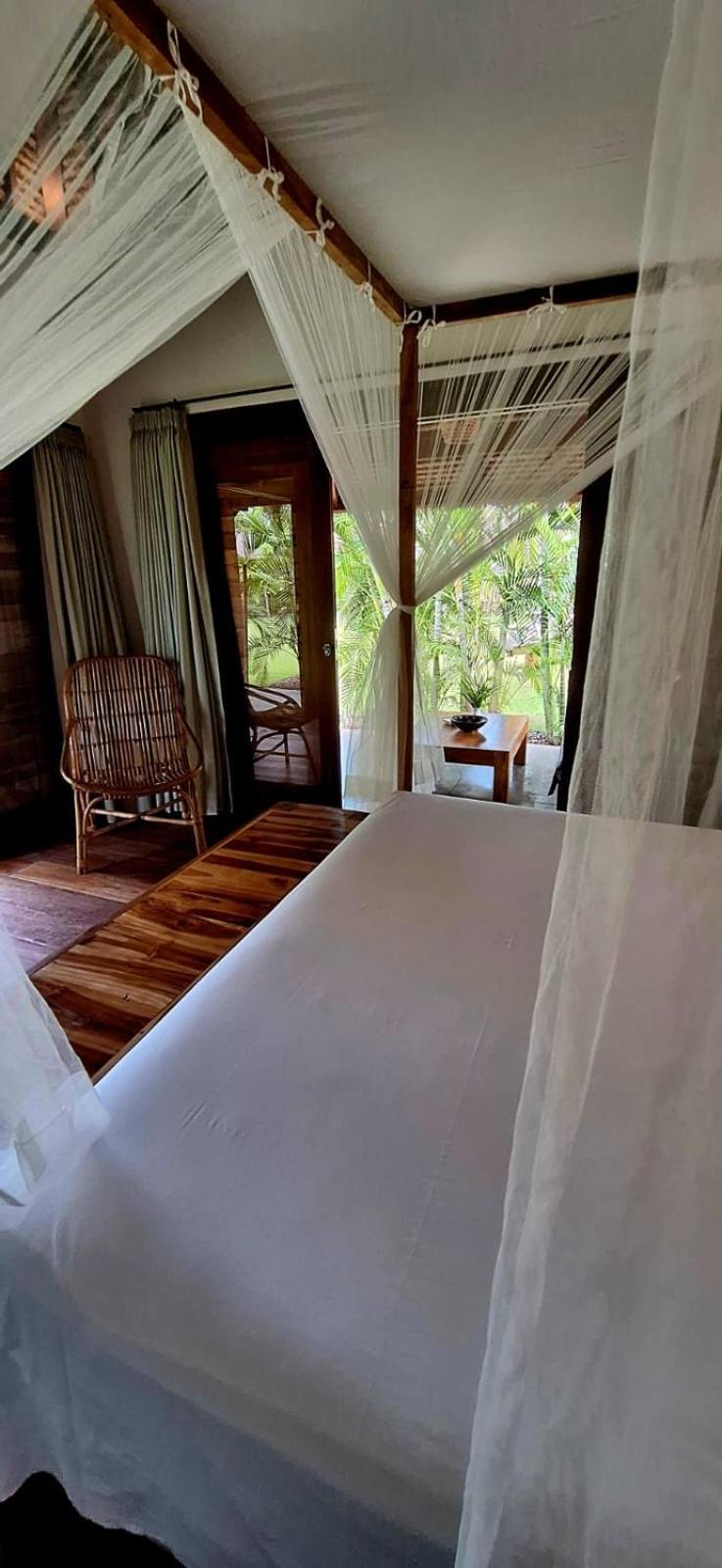 Manusia Dunia Green Lodge Гили Еър Екстериор снимка